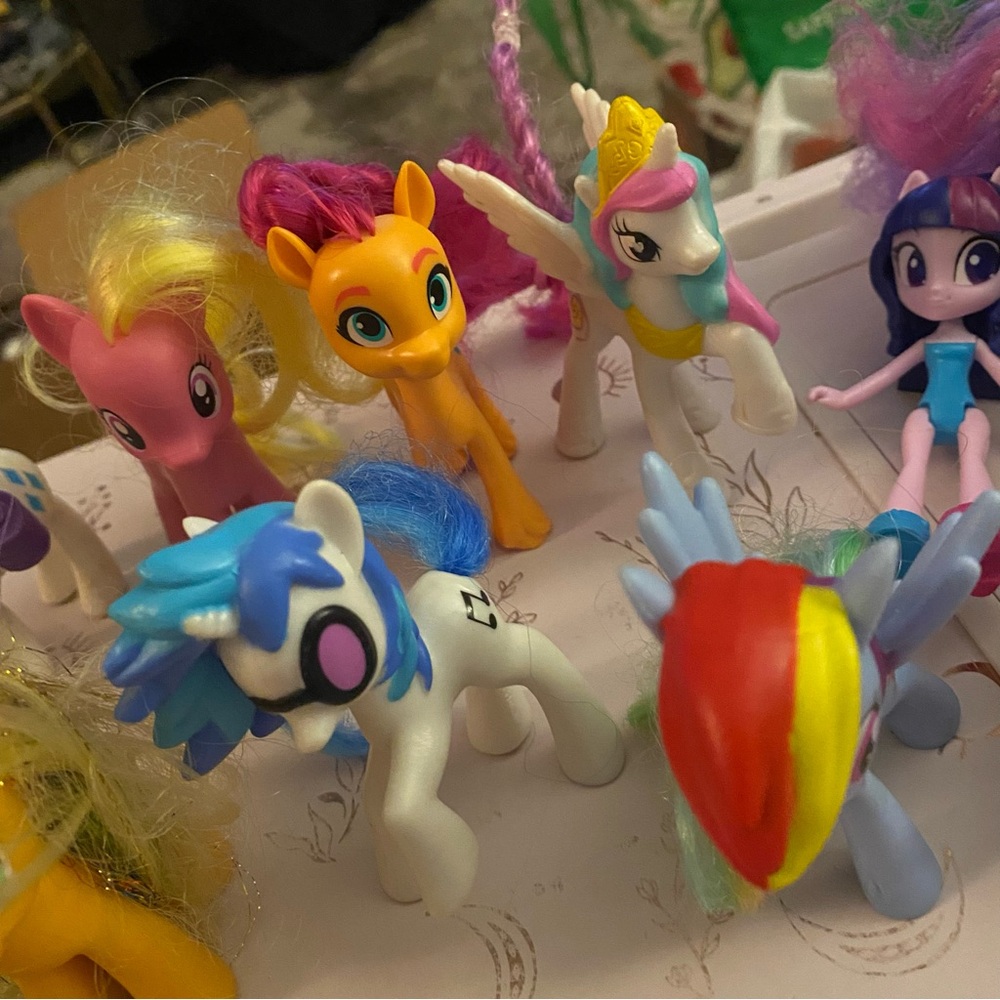 Lot of 24 Official My Little Pony Figures - Picture 6 of 16